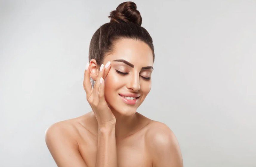 Soin hydrodermabrasion et photorajeunissement du visage